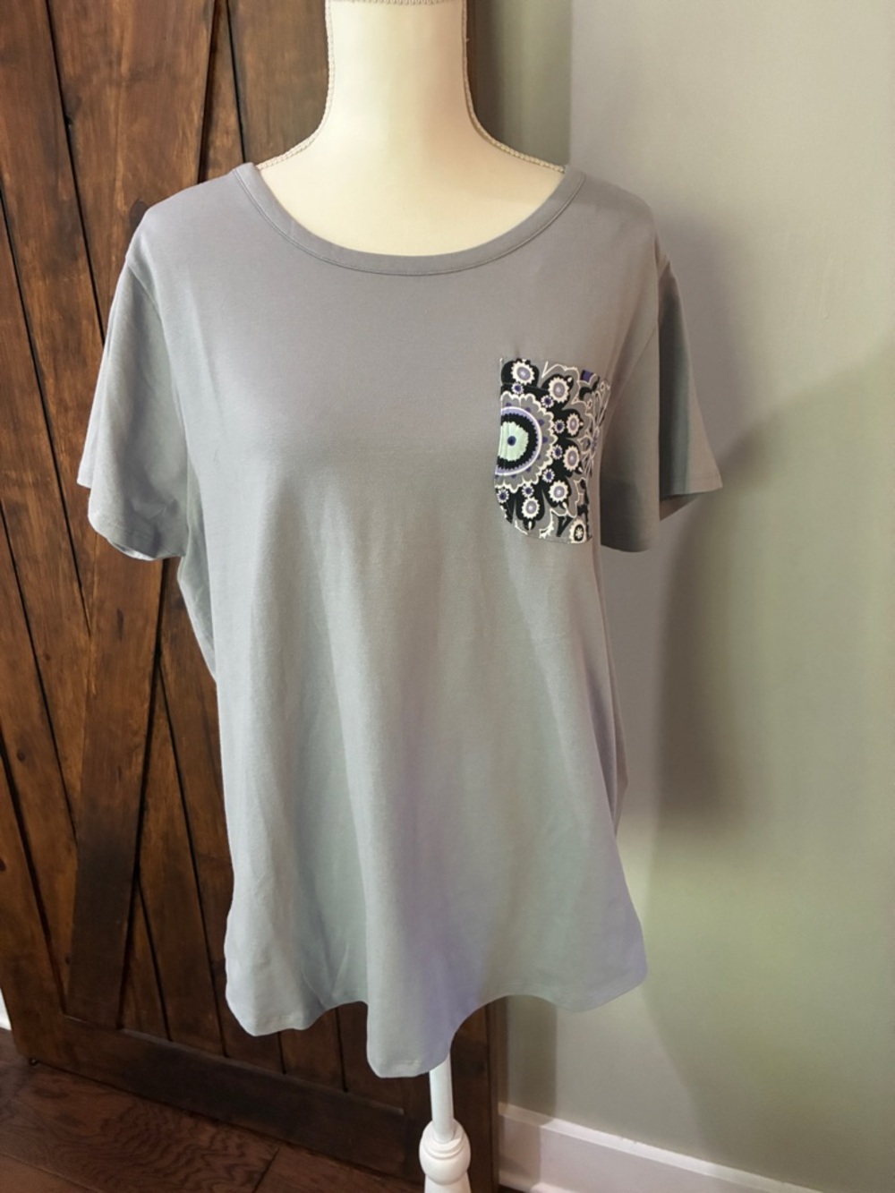 Vera Bradley Women's Grey L Short Sleeve T-Shirt, Stretch  Pocket NEW WITH TAGS
